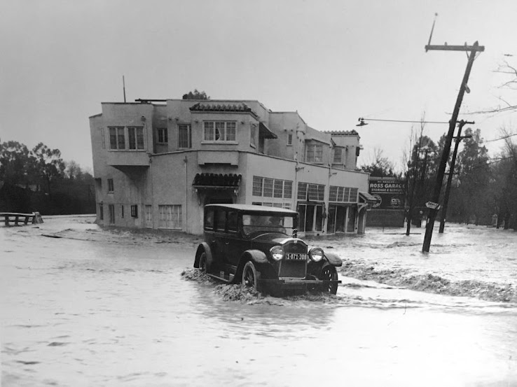 HW202212112-Ross Flood